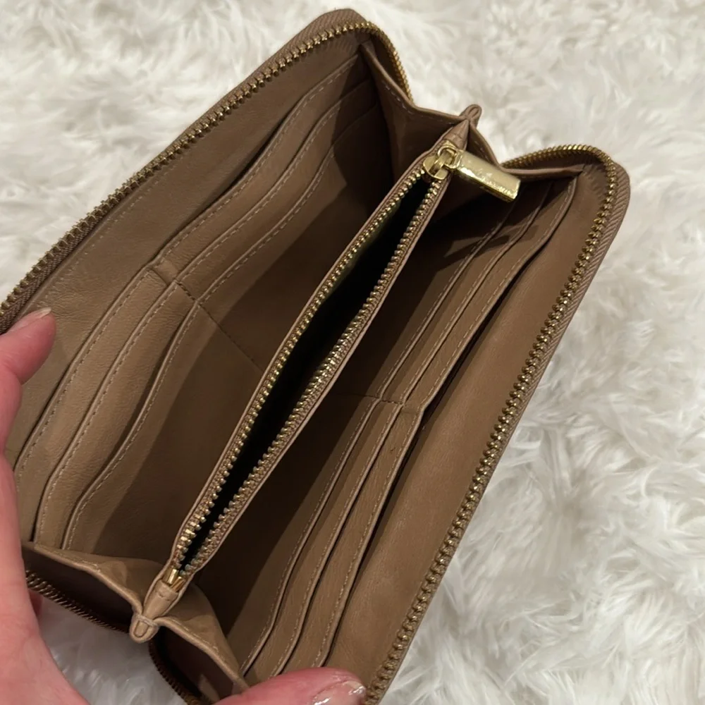 Tory Burch Robinson Taupe Zip-Around Leather Wallet Bow Detail Women’s